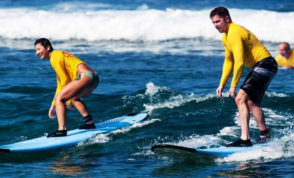 persiapan-fisik-optimal-sebelum-turun-surfing-di-laut