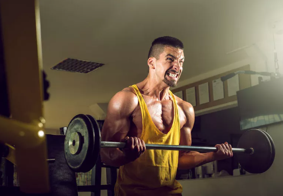 peran-angkat-beban-dalam-meningkatkan-performa-olahraga