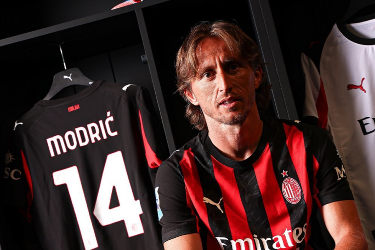 Striker Top Eropa Resmi Bergabung dengan Klub Baru Musim Ini